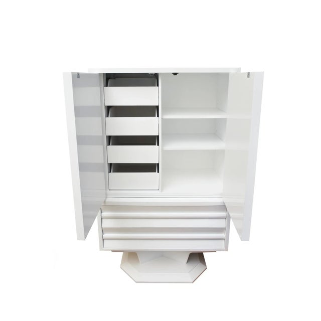 1970s Vintage White Lacquered Wood Sculptural Cabinet/ Gentlemen's Dresser/ Dry Bar For Sale - Image 5 of 8