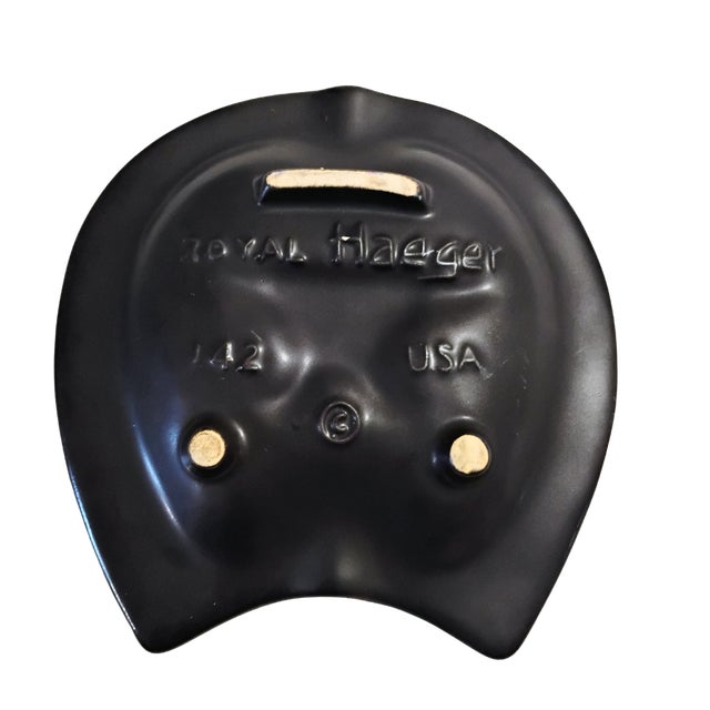 Mid-Century Modern Vintage Mid-Century Royal Haeger Ceramic Horseshoe & Anvil Ashtray - Model 142 For Sale - Image 3 of 6