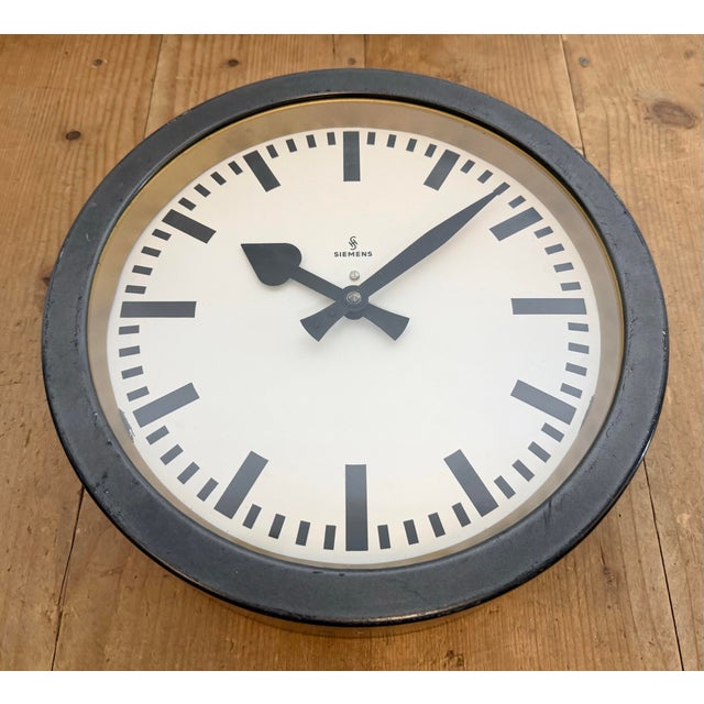 Black Industrial Factory Black Wall Clock from Siemens, 1950s For Sale - Image 8 of 17