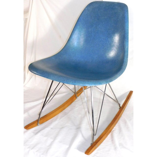Mid-Century Modern 1960s Vintage Elephant Grey (Aka Blue) Herman Miller Rar Fiberglass Rocking Chair With Chrome Legs For Sale - Image 3 of 18