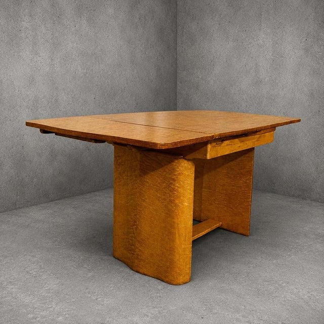 The table extends effortlessly using its integrated draw-leaf mechanism, allowing the concealed extension leaves to slide...