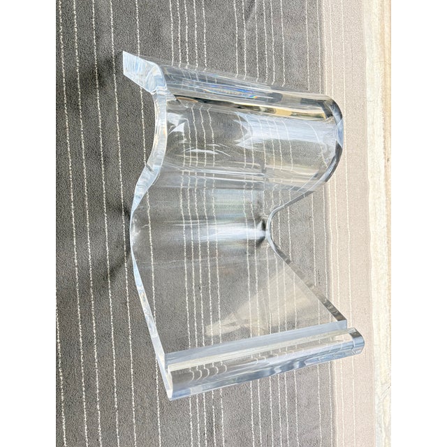 1980s 1980s Modern Lucite Glass Wave Zig Zag Suspension Waterfall Acrylic Coffee Cocktail Table For Sale - Image 5 of 9