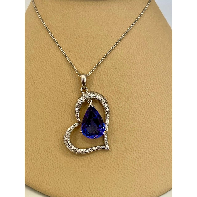 3 Carat Tanzanite and 2 Carat Diamond Heart Pendant/ Necklace 18 Karat Gold For Sale - Image 17 of 18