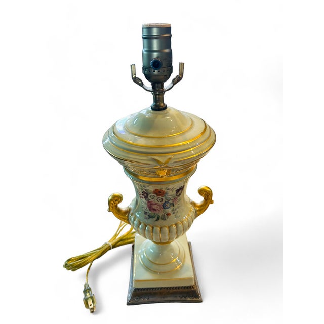 1950s Vintage Porcelain Handpainted Floral and Light Sage Green Caldron Lamp For Sale In Austin - Image 6 of 6