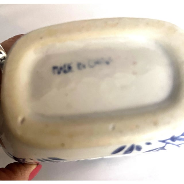 1970s Vintage Chinoiserie Blue & White Floral Donut Shaped Tea Pot and Lid For Sale - Image 5 of 5