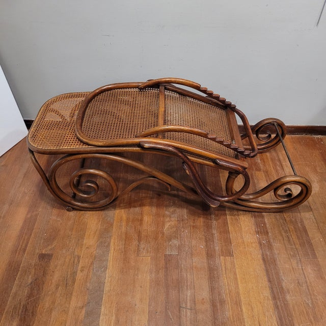 Art Nouveau Reclining Chaise Longue in Bent Beech Wood from Thonet, Austria, 1879 For Sale - Image 17 of 18