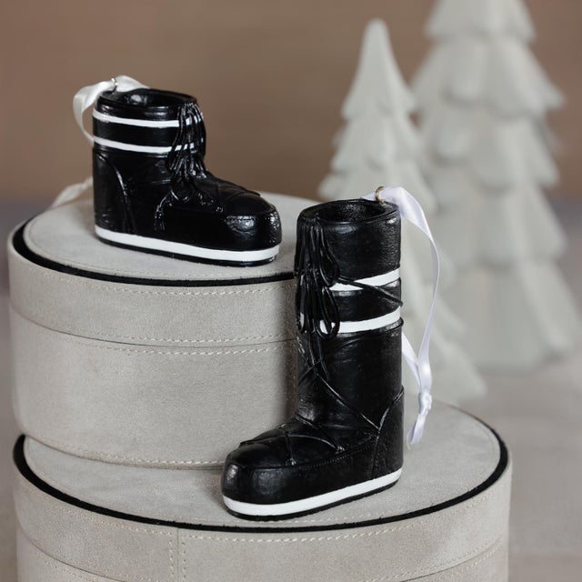 Après Ski Boot Holiday Ornaments in Black, Assorted Set of 6 Pieces For Sale - Image 4 of 5