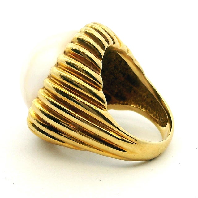 Tiffany & Co. 18k Gold Mabe Pearl Ring, Circa 1970s, Size 6.5 For Sale In Miami - Image 6 of 8