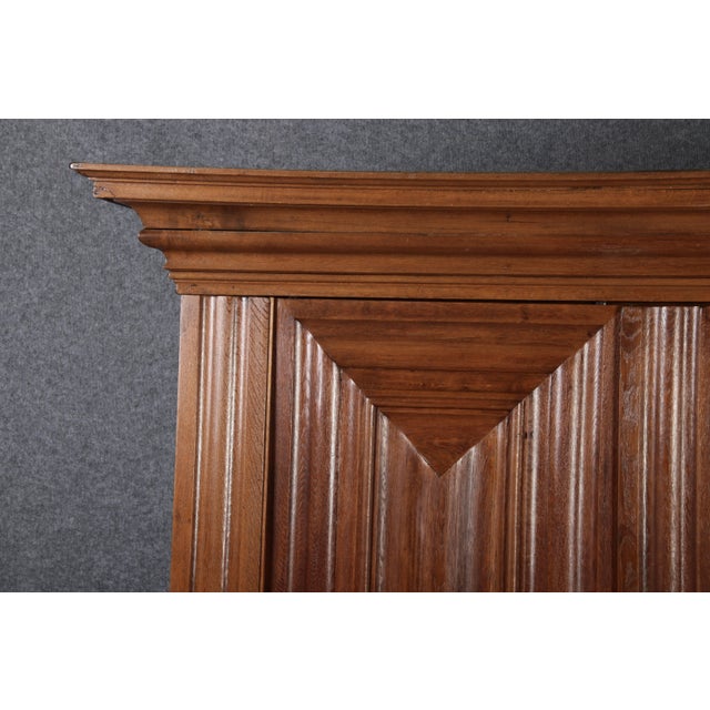 Antique Wave Cabinet in Oak, 1750 For Sale - Image 9 of 18