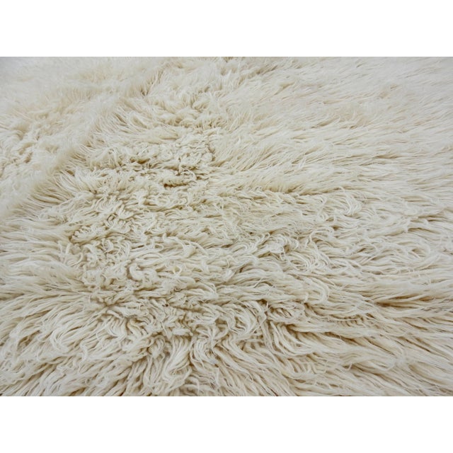 Mid-Century Modern Midcentury Turkish Flokati Natural Undyed Wool Rug For Sale - Image 3 of 10