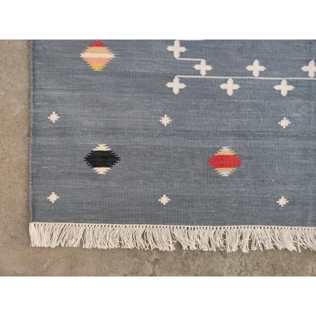 Handmade Cotton Vegetable Dyed Reversible Gray Shooting Star Rug - 6'x9' For Sale - Image 10 of 11