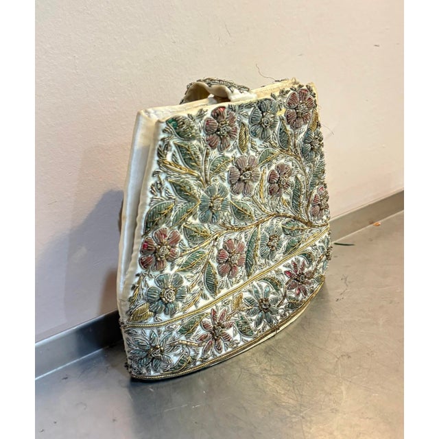 Art Deco Cream Silk Beaded 1920s-30s Evening Purse W/ Matching Glasses Case For Sale - Image 3 of 8