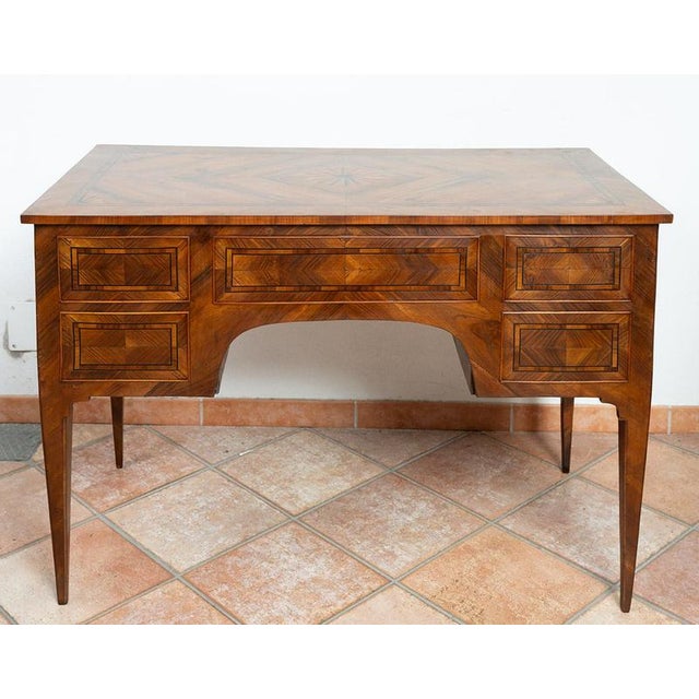 Antique Louis XVI Neapolitan Center-of-the-Room Desk in Walnut Burl, 18th Century For Sale - Image 5 of 6