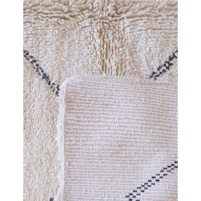 Moroccan Beni Ourain Wool Rug - 9.3 X 6.7 Ft For Sale - Image 4 of 8