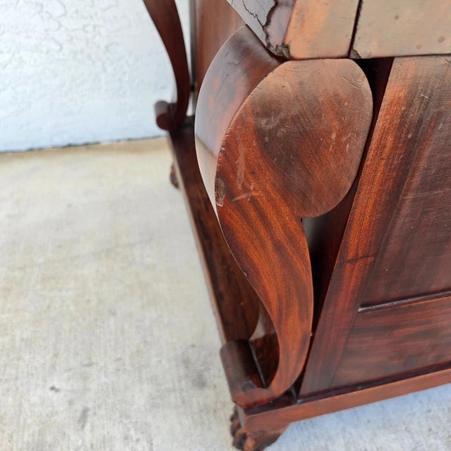 19th Century American Empire Mahogany & Marble Cabinet Side Petticoat Table For Sale - Image 15 of 18