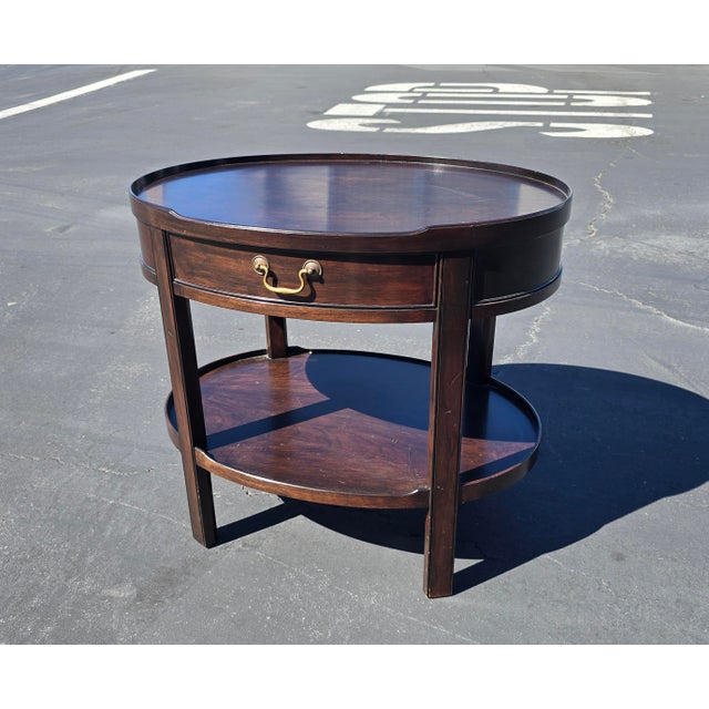 Chippendale Vintage Baker Furniture Milling Road Chinese Chippendale Oval Side Table For Sale - Image 3 of 4