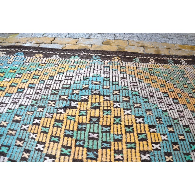 Turkish 1960s Oversize Turkish Handmade Vintage Rug For Sale - Image 3 of 11