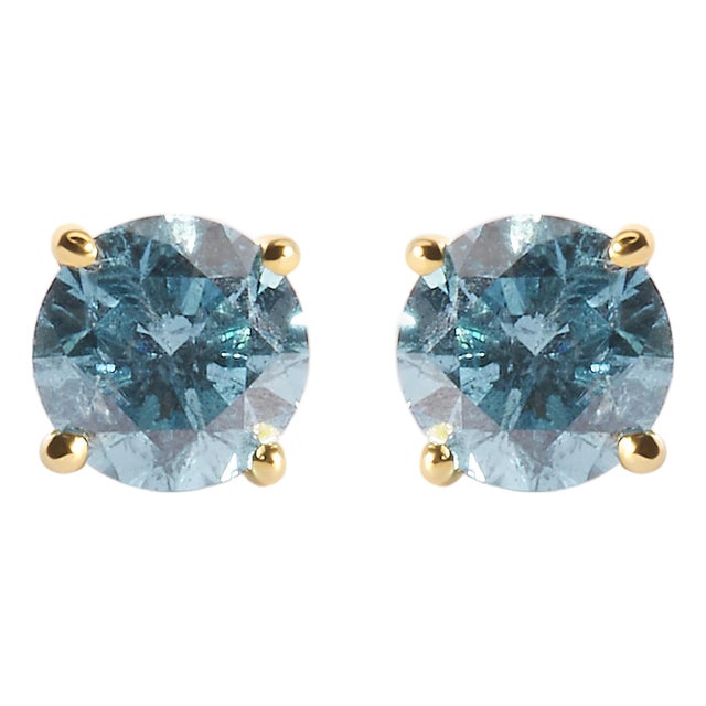 14K Yellow Gold 1.0 Cttw Treated Aqua Blue Diamond Classic Solitaire Stud Earrings (Aqua Blue Color, I2-I3 Clarity) For Sale