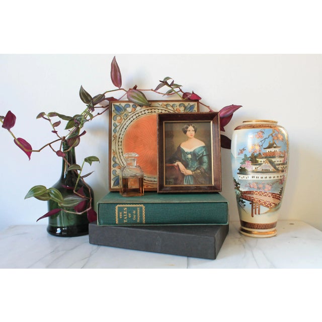 Stunning vintage signed Japanese Satsuma vase. Makers mark on bottom. Minor wear. No chips.