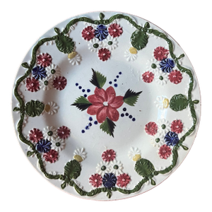Antique Early 19th Century English George III Pearlware Plate With Relief Molded Flowers and Leaf Garland