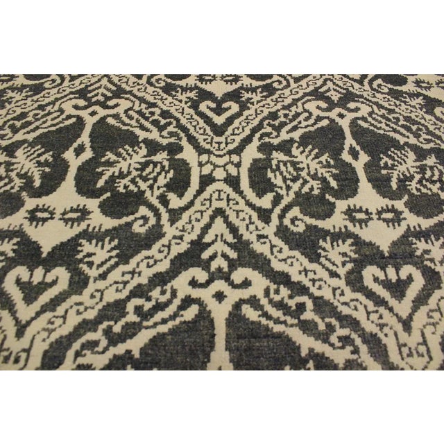 Textile 1990s Modern Gray/Ivory Wool & Viscouse Rug - 4'0 X 6'0 For Sale - Image 7 of 8