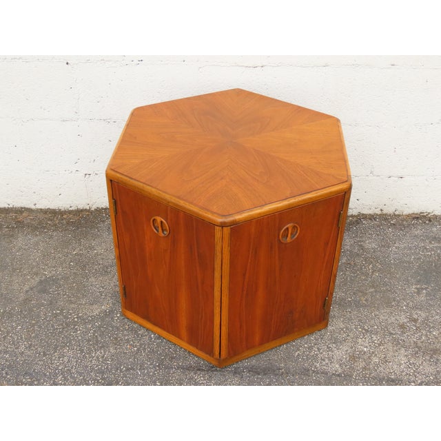 Mid 20th Century Lane Hexagon Mid Century Modern Nightstand Side End Lamp Table Bar Commode 6315 For Sale - Image 5 of 18