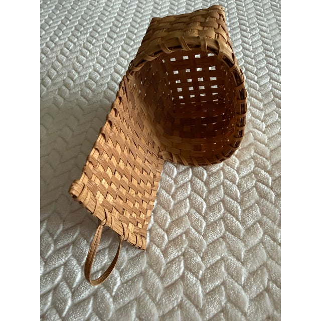 Vintage Beautiful Cherokee White Oak Wall Basket – Orig. Certification Tag by Renowned Alyne Driver For Sale In Baltimore - Image 6 of 15