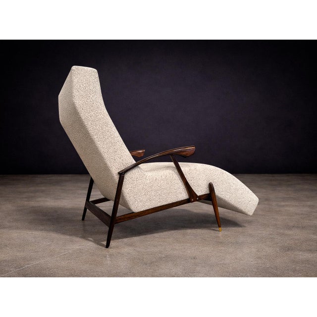 Cream Brazilian Modern Chaise Lounge in Rosewood & Bouclé, Attributed to Liceu De Artes E Ofícios, Brazil, 1960s For Sale - Image 8 of 11