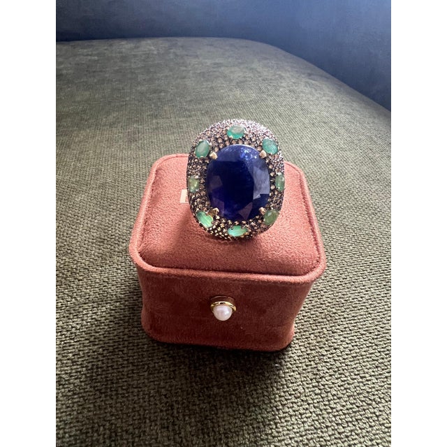 Bochic “Orient” Natural Sapphire & Emerald Ring Set In 18K Gold & Silver For Sale - Image 12 of 17