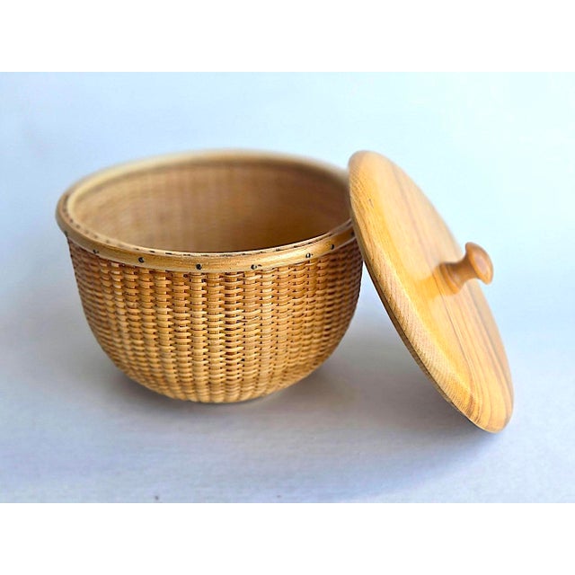 1980s Nathan Taylor Nantucket Woven Basket Jar With Ash Wood Lid For Sale - Image 5 of 15
