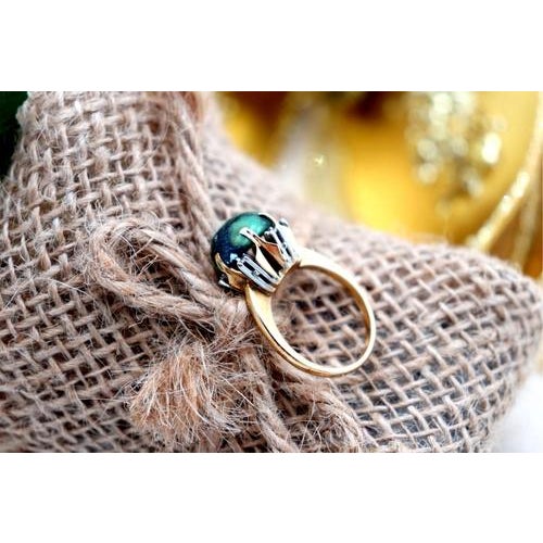 Metal Gold Ring with Diamonds in Brilliant Cut For Sale - Image 7 of 7