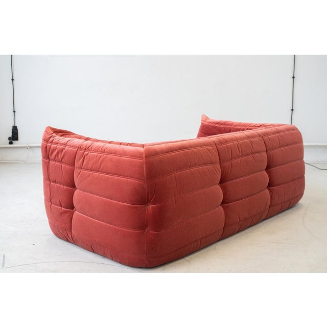 This Togo has been reupholstered with new foam and high-quality new fabric, keeping its inner structure, giving the item...