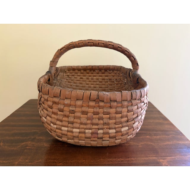 Late 19th Century American Oak Splint Basket With Wrapped Bentwood Handle For Sale - Image 9 of 12