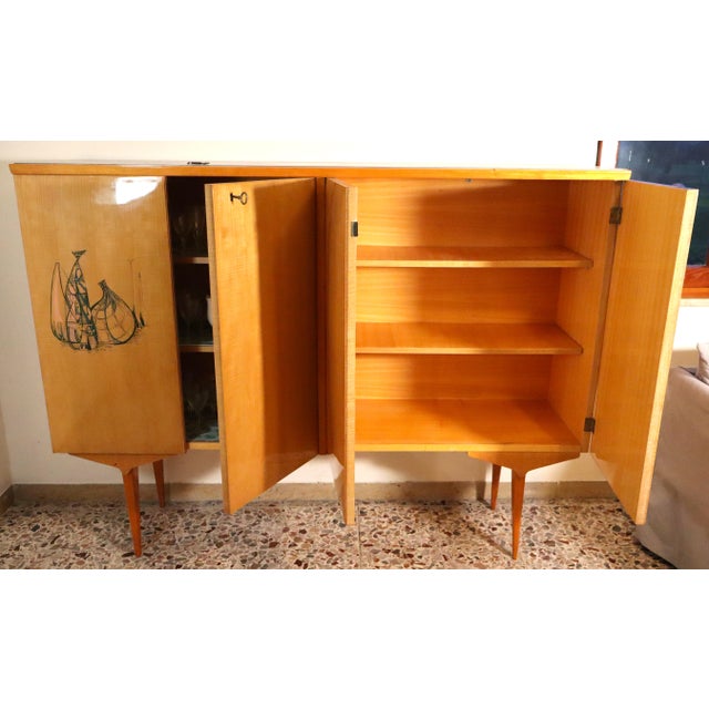 Black Mid-Century Maple and Sycamore Sideboard in the style of Vittori Dassi, 1950s For Sale - Image 8 of 18