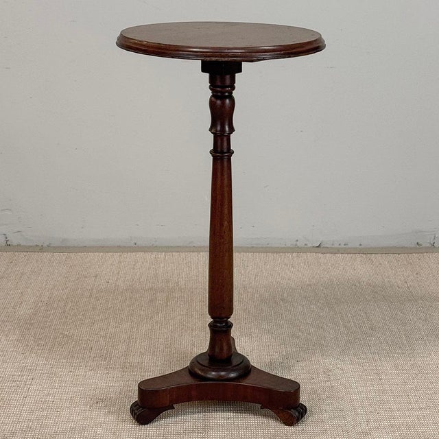 Vintage English Mahogany Lamp Table ~ End Table For Sale - Image 4 of 16