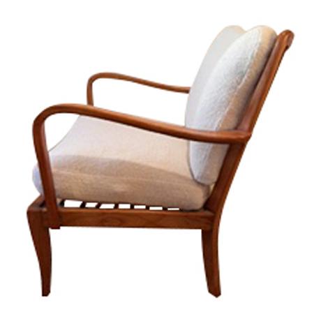 Mid-Century Modern Vintage Knoll Antimott Solid Wood Lounge Chair in Ivory Boucle' For Sale - Image 3 of 10