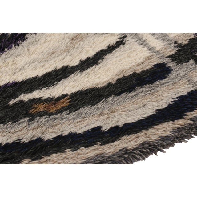 Traditional Vintage Swedish Rya Rug, Bold Scandinavian Gray Geometric Patterns - Rug & Kilim For Sale - Image 3 of 7