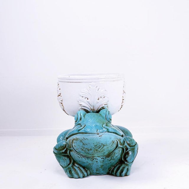 Measures : 40cmx70cm H:46.5cm Material : Terracotta Pottery.