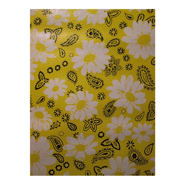 United DeSoto Yellow Daisy Paisley 1970s Vintage Wallcovering For Sale