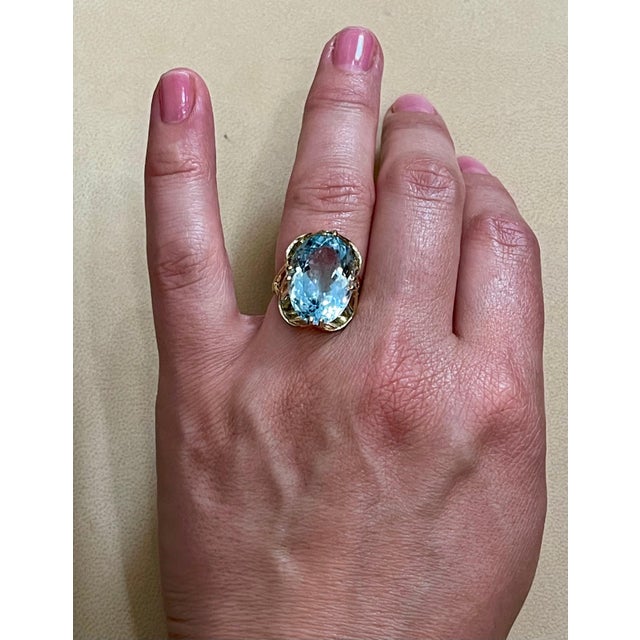 12.54 Carat Natural Oval Shape Aquamarine Cocktail Ring 14 Karat Yellow Gold For Sale - Image 13 of 18