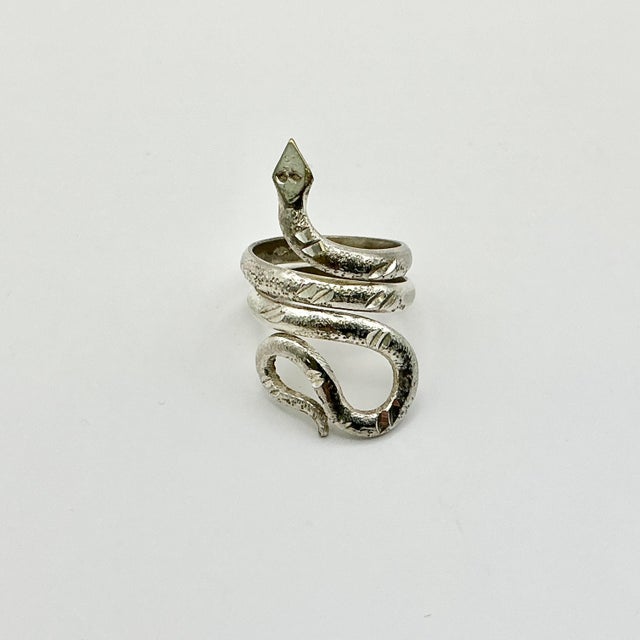 Figurative 1990s Vintage Southwestern Boho Chic Figurative Sterling Silver Snake Ring - Size 6 For Sale - Image 3 of 12