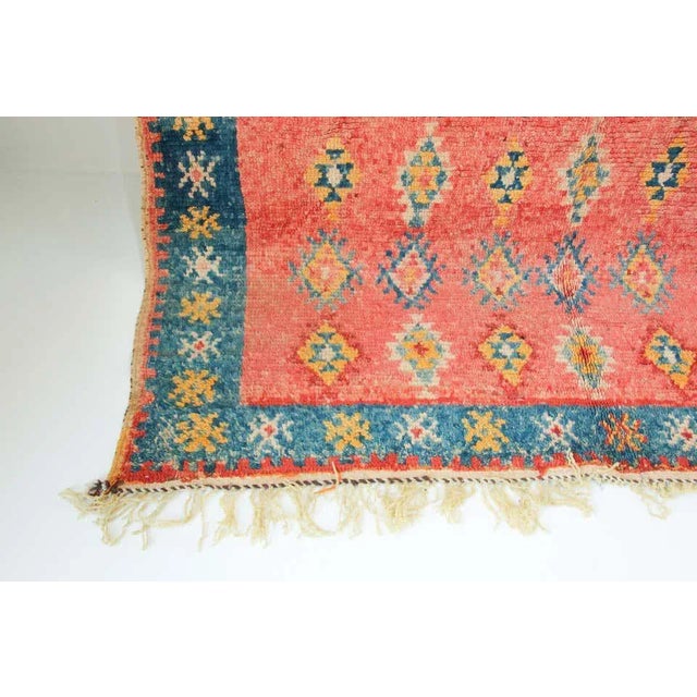 1960s Moroccan Berber Rug, Coral and Teal Geometric Wool, 4'10" × 9'10" For Sale - Image 10 of 14