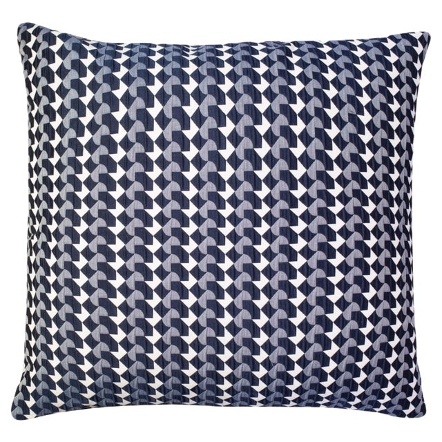 Small Belo Pattern Curvature Cushion Collection by Casa Botelho For Sale
