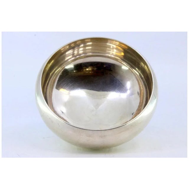 Plain Silver Washbasin with Raised Frieze For Sale - Image 3 of 7