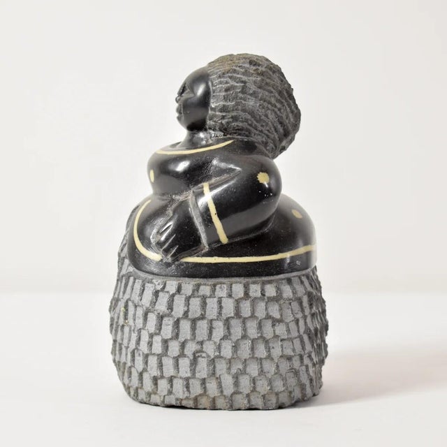 Early 20th Century Shona Stone Woman Sculpture In The Style of Colleen For Sale - Image 4 of 8