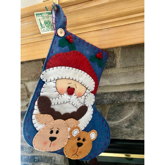 Vintage Crazy Mountain Imports "Porch & Parlour" Felt Christmas Stocking - Primitive Folk Art Santa, Reindeer & Bear Excellent Condition For Sale In Denver - Image 6 of 13