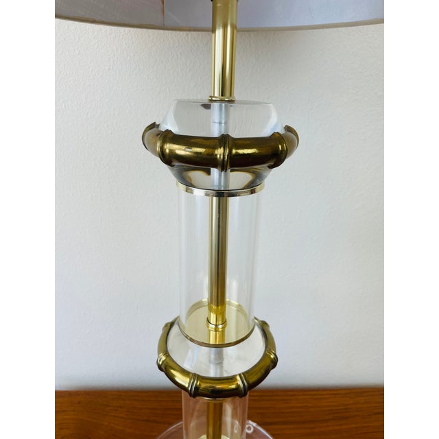 Karl Springer Vintage 1970s Karl Springer Style Acrylic & Brass Faux Bamboo Table Lamp For Sale - Image 4 of 6