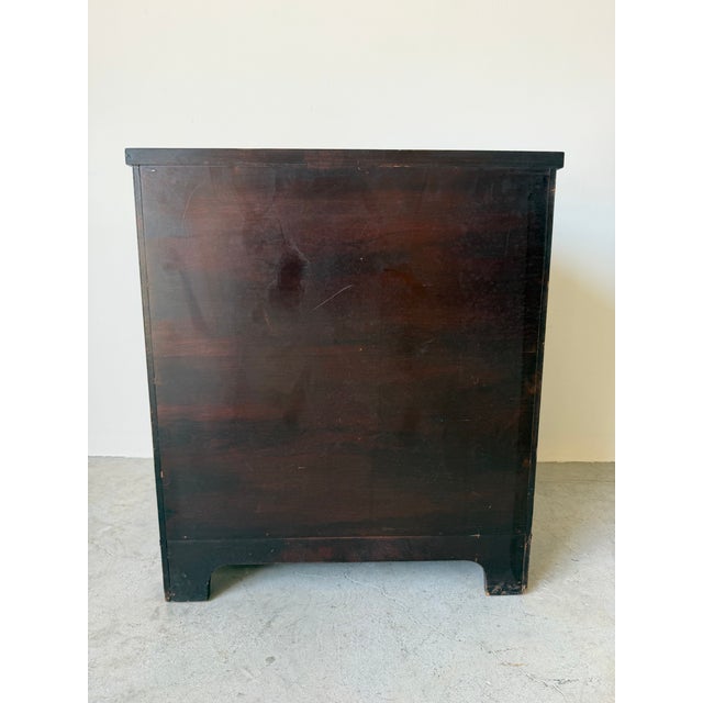1970s Heritage Henredon Bow Front Mahogany Four-Drawer Nightstand For Sale In Miami - Image 6 of 12
