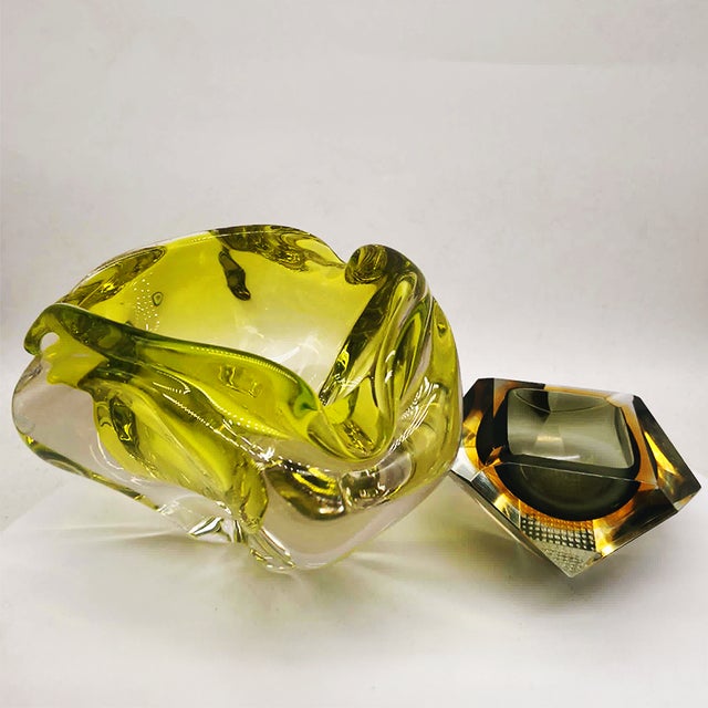 Large Triangular Ashtray or Catch-All in Murano Glass, Italy, 1950s For Sale - Image 11 of 12