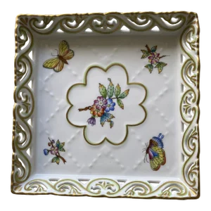 1980s Herend Hungary Hand Painted Porcelain Plate